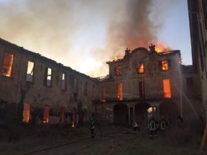 villamedolagofuoco-300x225